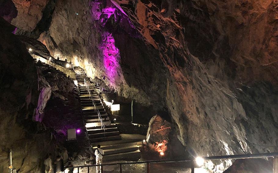 🏞️ 용바위 동굴 (류가시도) 이미지 7